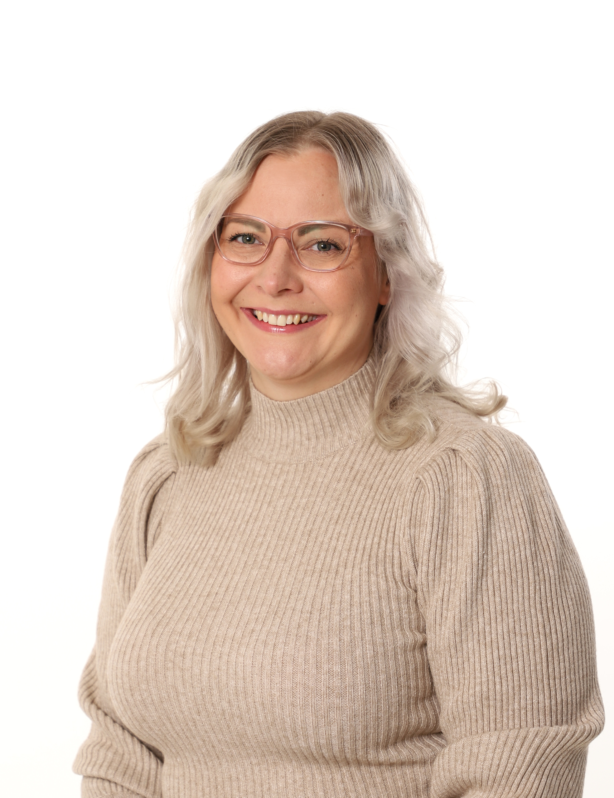 Inka Hokkanen puoluevaltuustossa: Tarvitsemme päätöksiä, jotka ottavat huomioon todellisuuden ja arjen