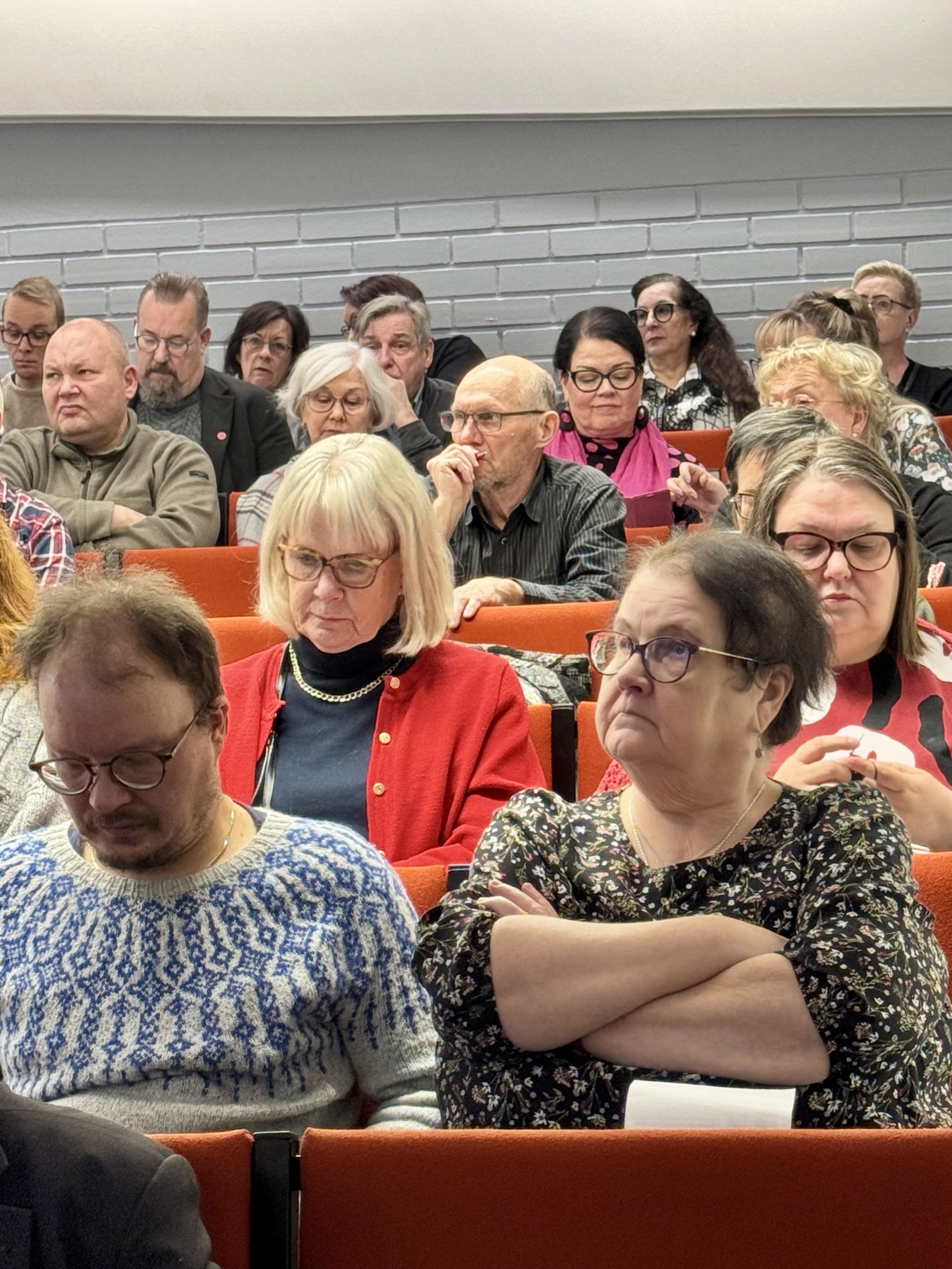 Oulun piirin sosialidemokraattien piirikokous: Valinnat ja kannanotto