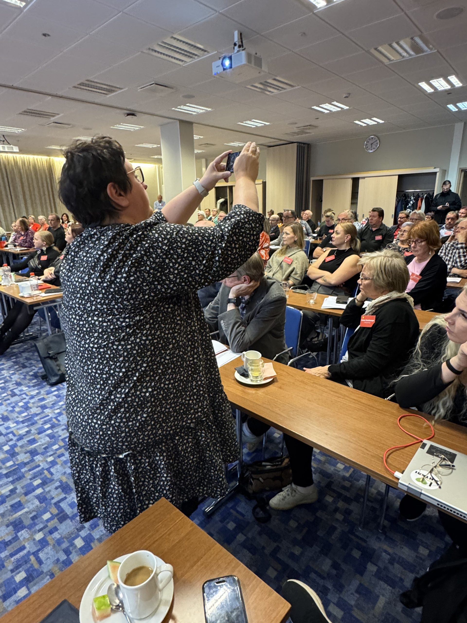 Keski-Suomen, Pohjanmaan ja Oulun piirien demarit: TÄLLÄ VIESTILLÄ EDUSKUNTAVAALEIHIN